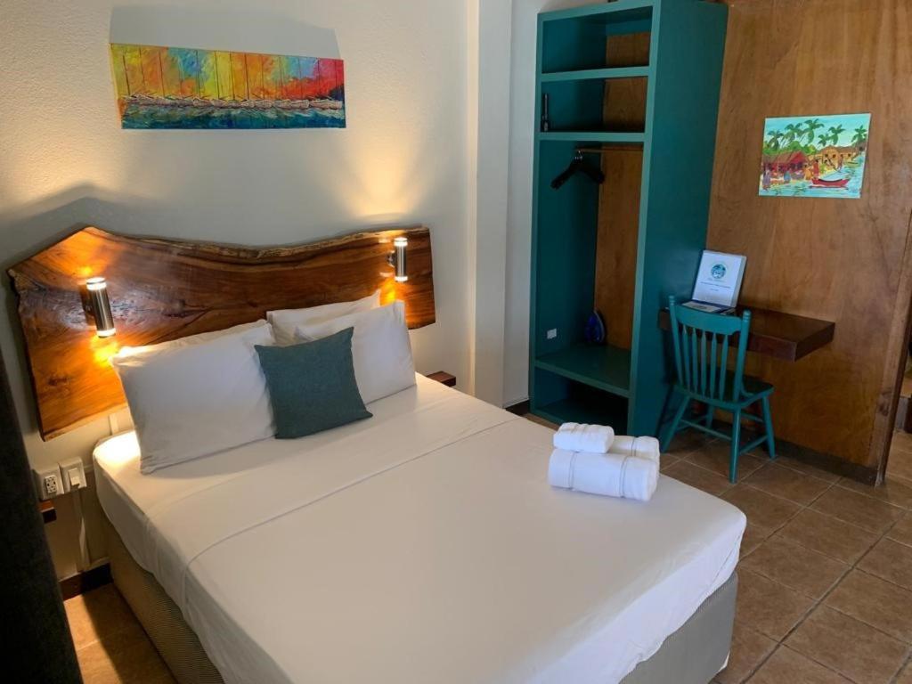 Hotel The Bounty Cayo Caulker Exterior foto